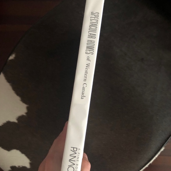 Perfect Design Lover Gift! Spectacular Homes of Western Canada l NEW l - Picture 3 of 4